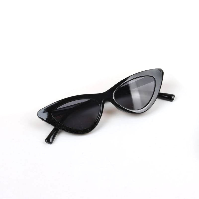 Wholesale Children's Fashion Triangle Cat's Eye Light Color Lens Sunglasses